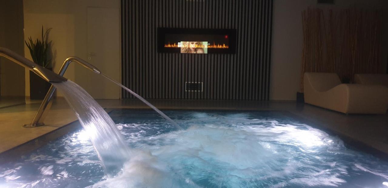 Sunset Suite Spa Staffolo 外观 照片