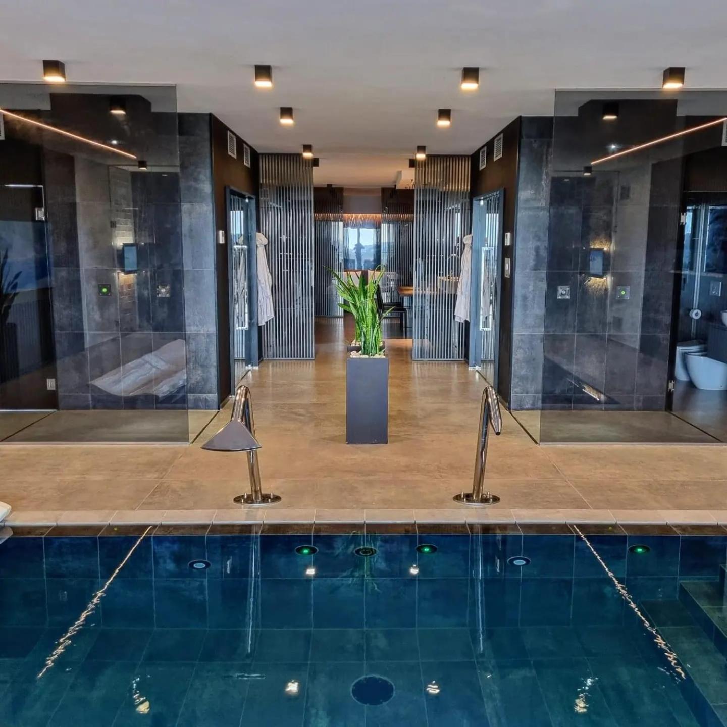 Sunset Suite Spa Staffolo 外观 照片