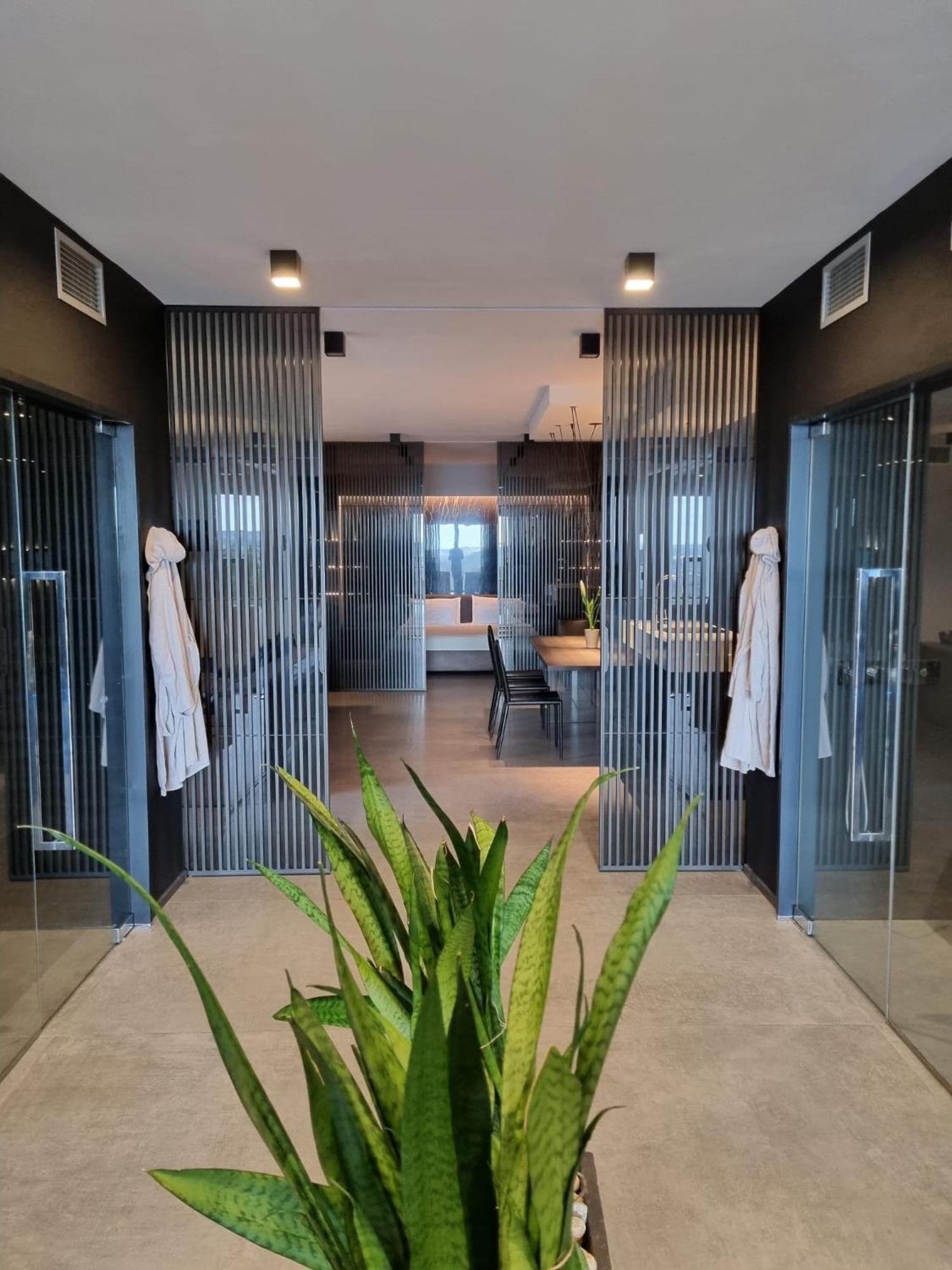 Sunset Suite Spa Staffolo 外观 照片