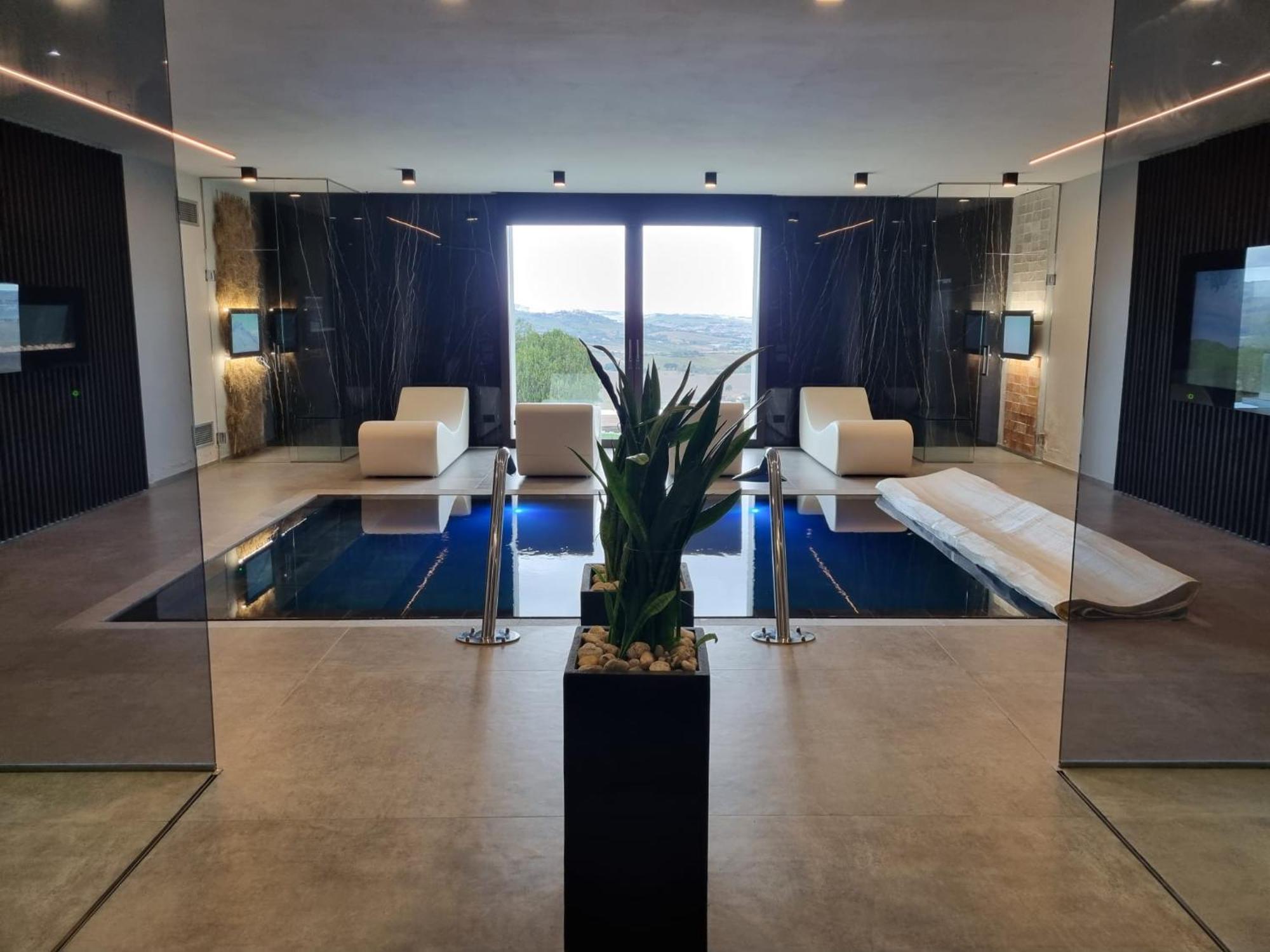 Sunset Suite Spa Staffolo 外观 照片